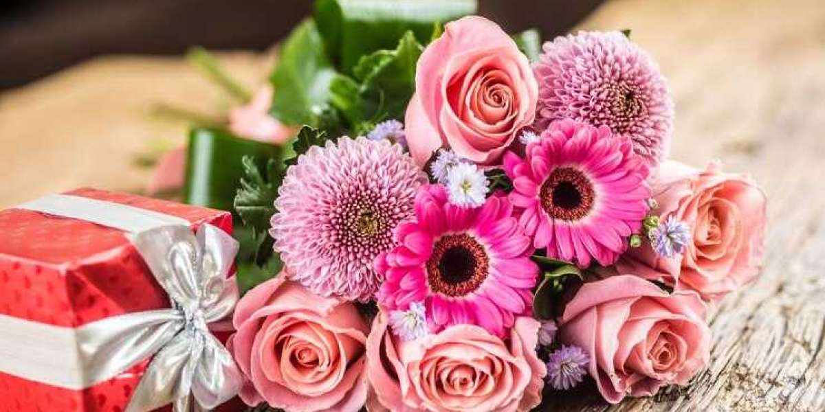 "Blooming Anniversary Gifts: Flowers for Every Occasion"